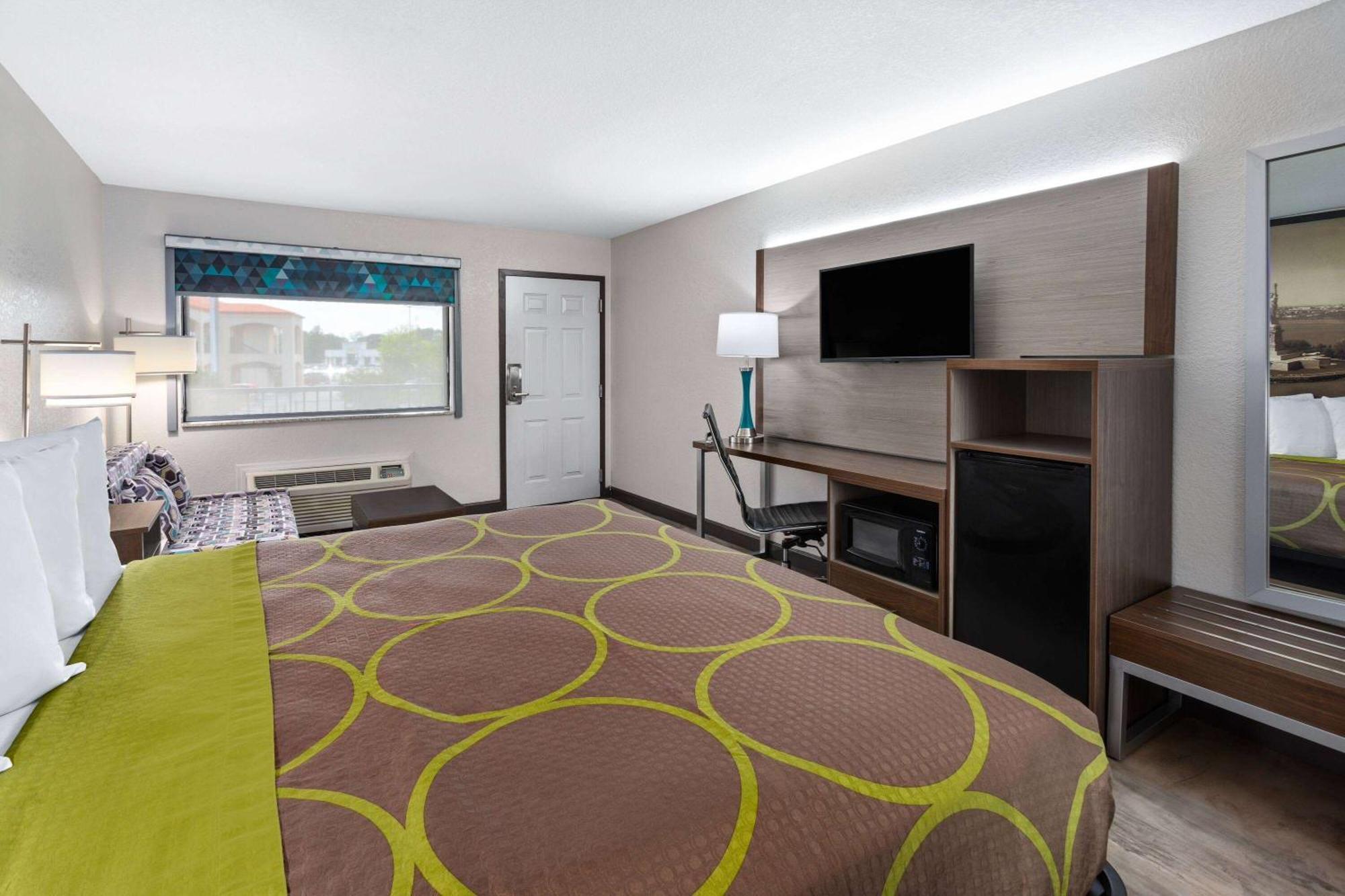 Super 8 By Wyndham Prattville Montgomery Eksteriør billede