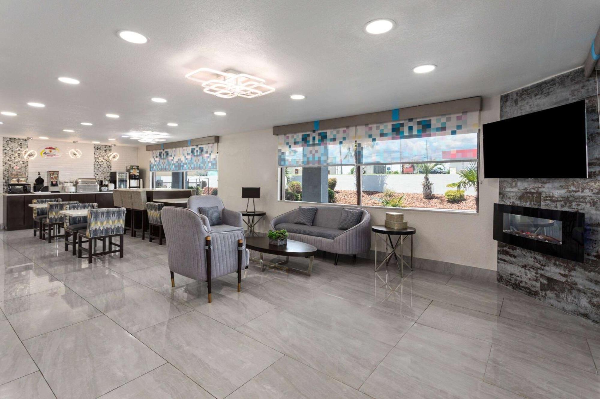 Super 8 By Wyndham Prattville Montgomery Eksteriør billede