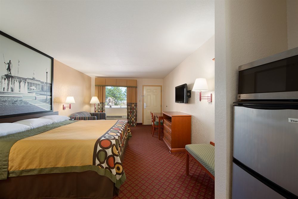 Super 8 By Wyndham Prattville Montgomery Eksteriør billede