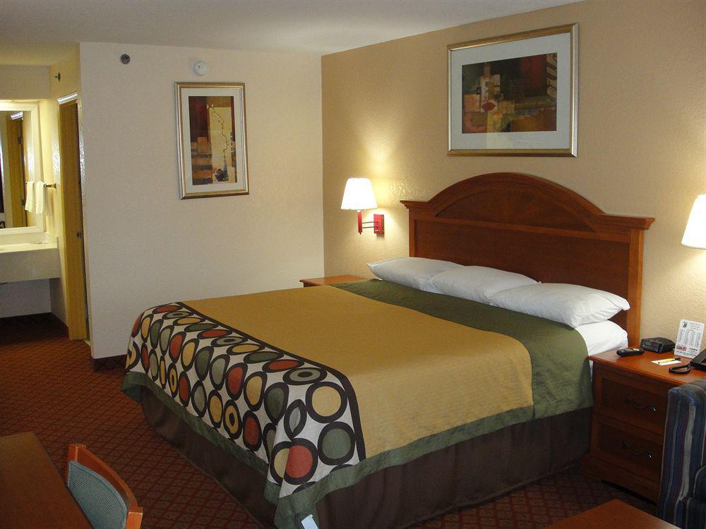 Super 8 By Wyndham Prattville Montgomery Eksteriør billede