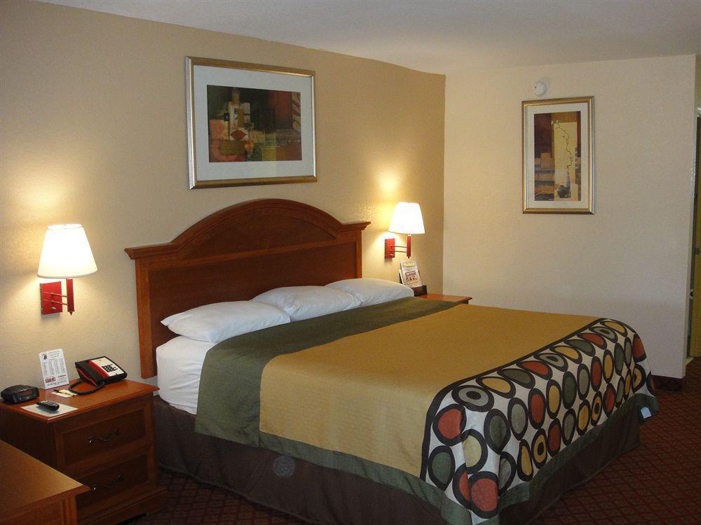 Super 8 By Wyndham Prattville Montgomery Eksteriør billede